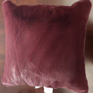 BRENTWOOD ORIGINALS Faux Fur Pillow